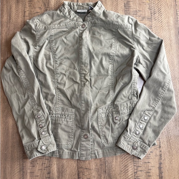 Chico's Green Jean Jacket with Collared Neckline and Relaxed Fit - Picture 1 of 8
